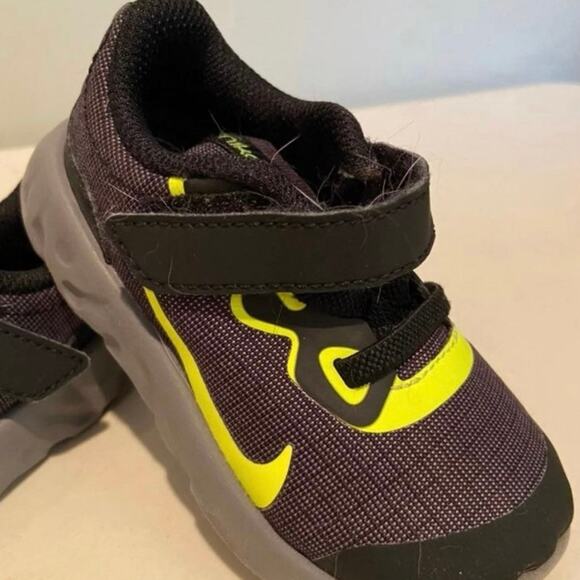 Nike Kids Explore Strada Pre School Fashion Sneaker Size 5.5C - Picture 3 of 8